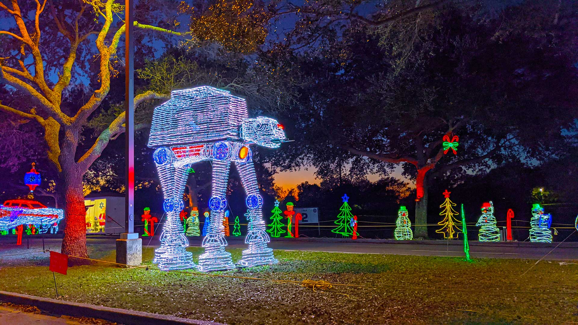 Christmas Lights Star Wars Walker reduced